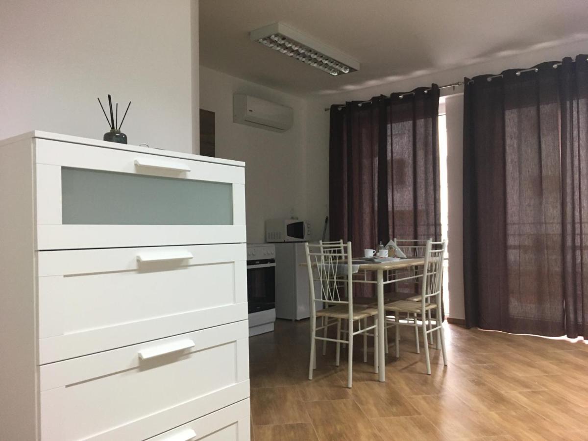 Konde Apartments B Dunajská Streda Exterior foto